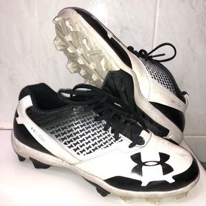 Under Armour Women’s cleats